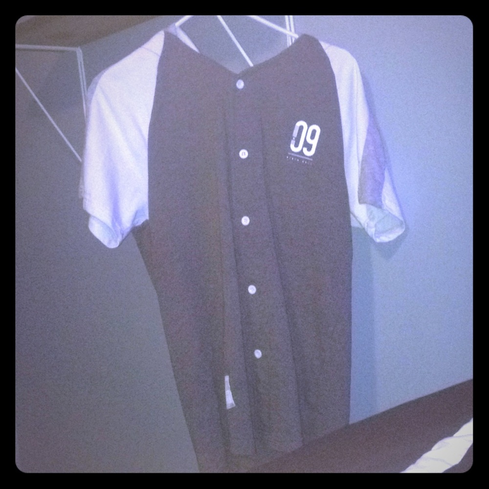 Hooded baseball t-shirt